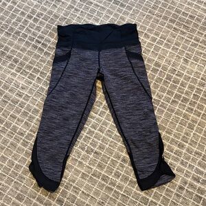 Lululemon Black and Gray Crops